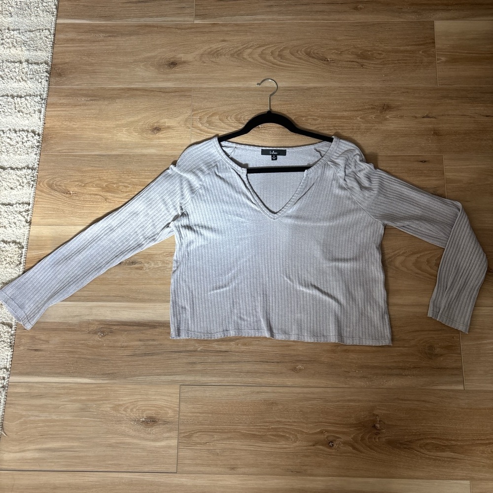 Lulu's Light Gray V-Neck Ribbed Blouse